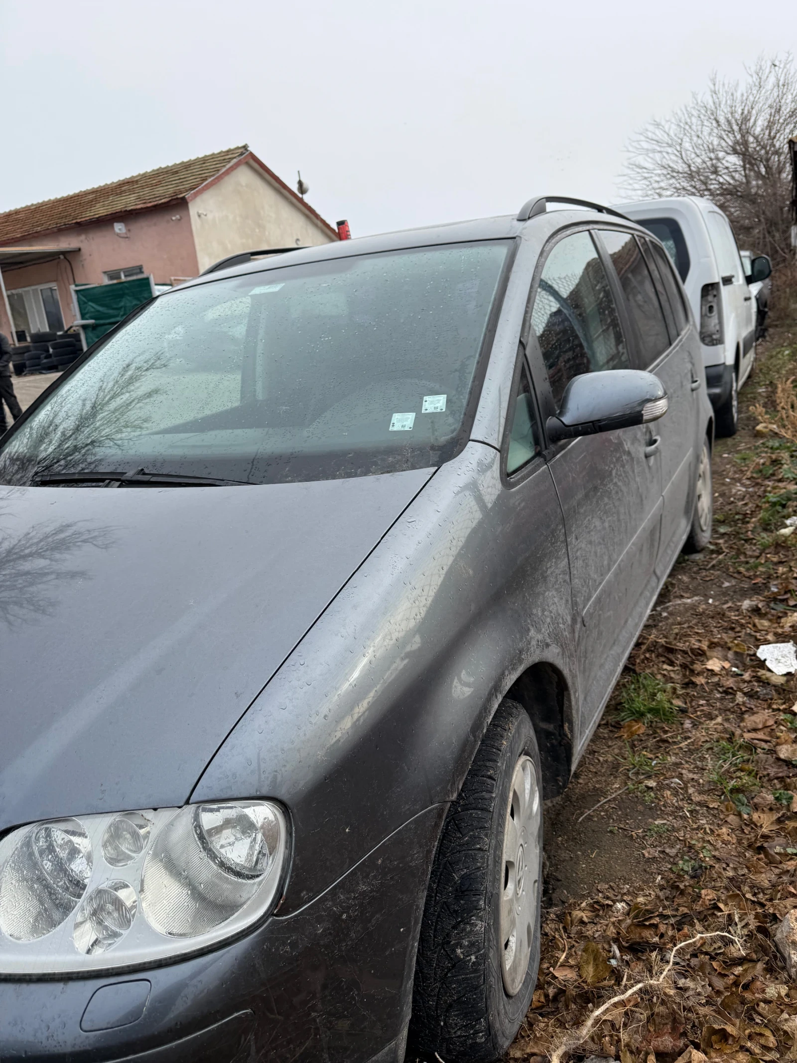 VW Touran 1.9tdi bls dsg - изображение 4