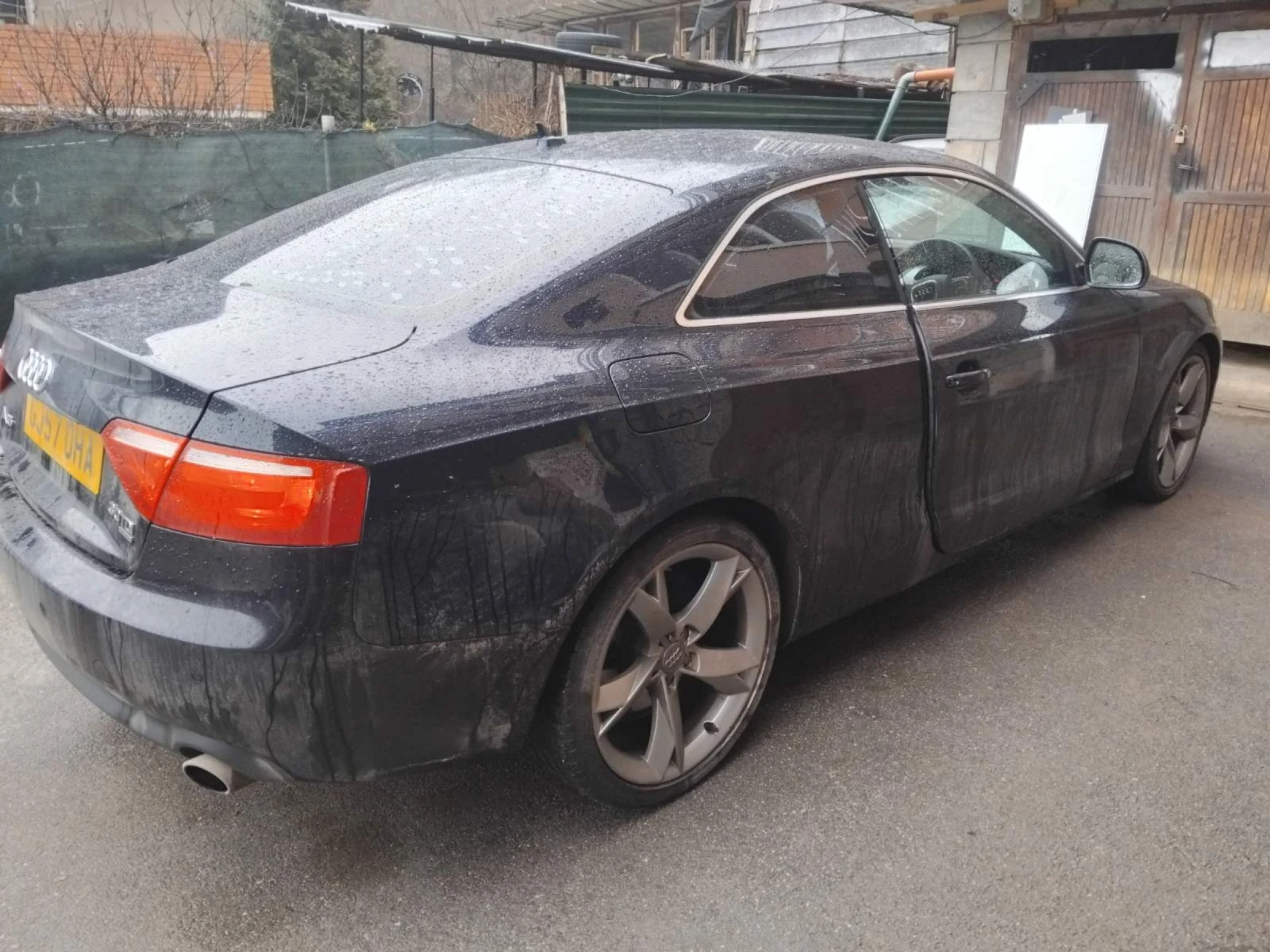Audi A5 3.0 tdi ръчка 239кс. - изображение 3