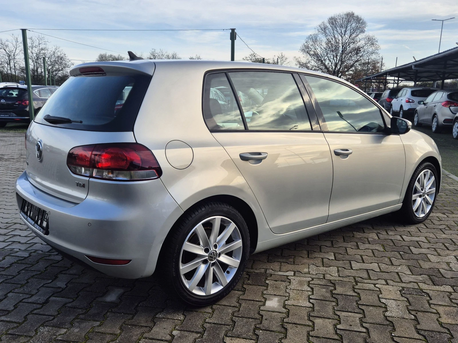 VW Golf 1.6ТDI 105к.с Автоматик - изображение 7