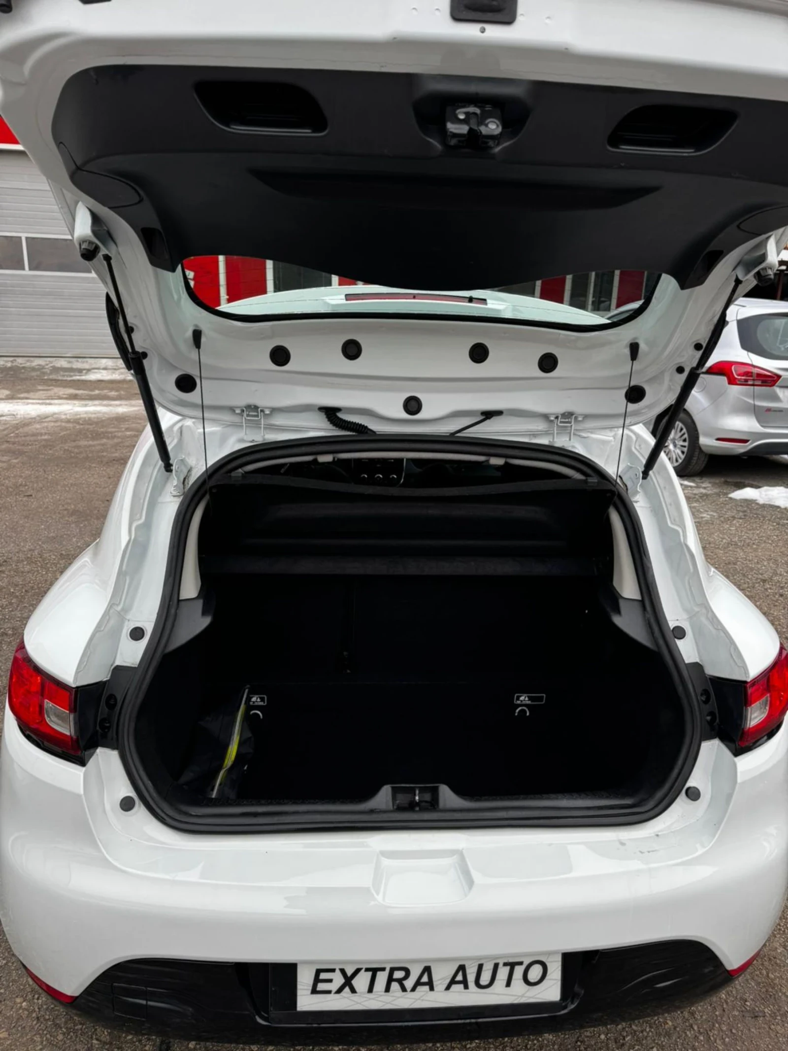 Renault Clio 1.5 dCi, 90к.с., АВТОМАТ, НАВИГАЦИЯ, ХЕЧБЕК  - изображение 4