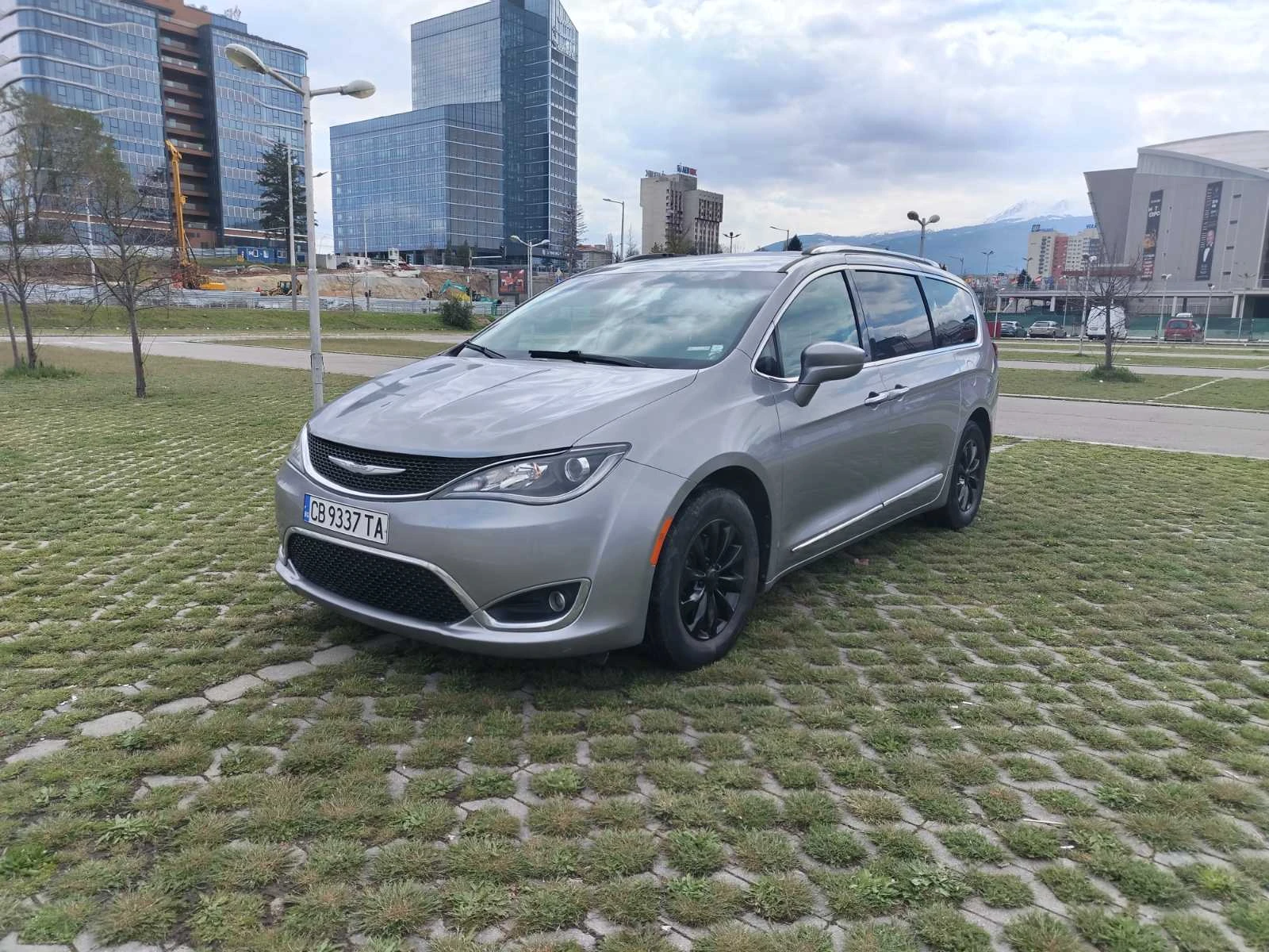 Chrysler Pacifica 6+ 1 - изображение 2