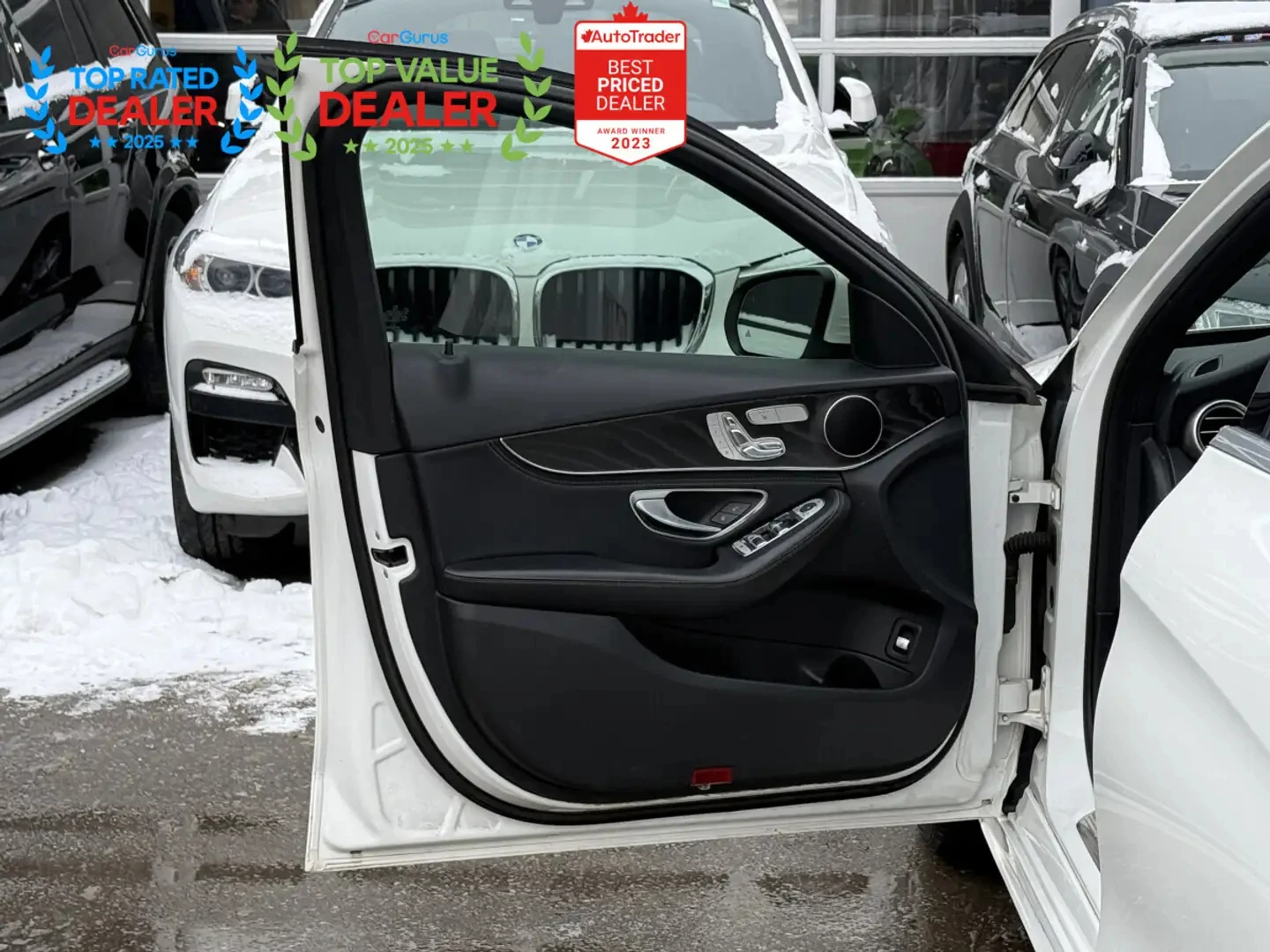 Mercedes-Benz C 300 AMG PACK* 4MATIC* CARFAX* АВТО КРЕДИТ* , снимка 6 - Автомобили и джипове - 54025434