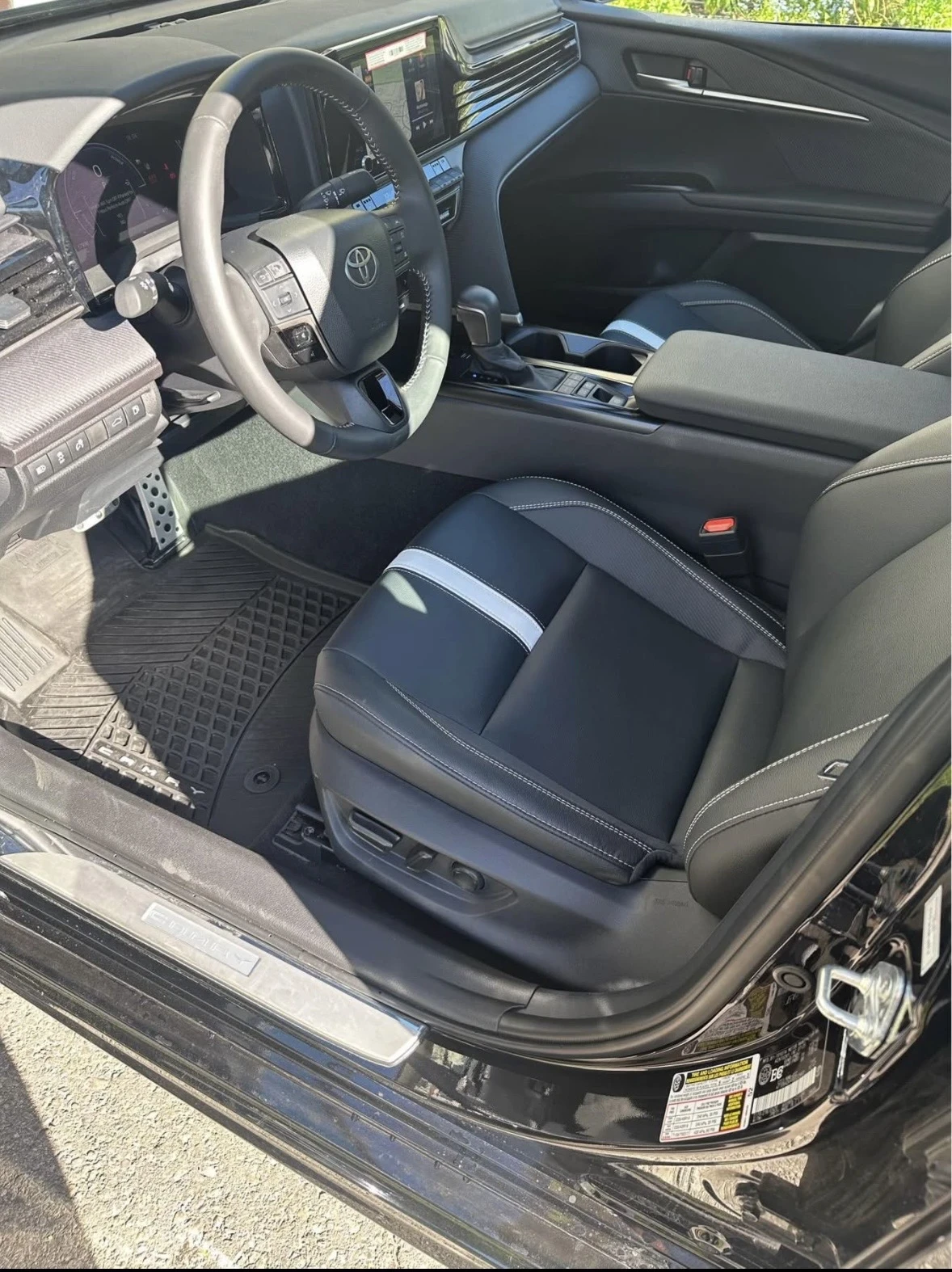 Toyota Camry Hybrid 4X4, снимка 6 - Автомобили и джипове - 54560952