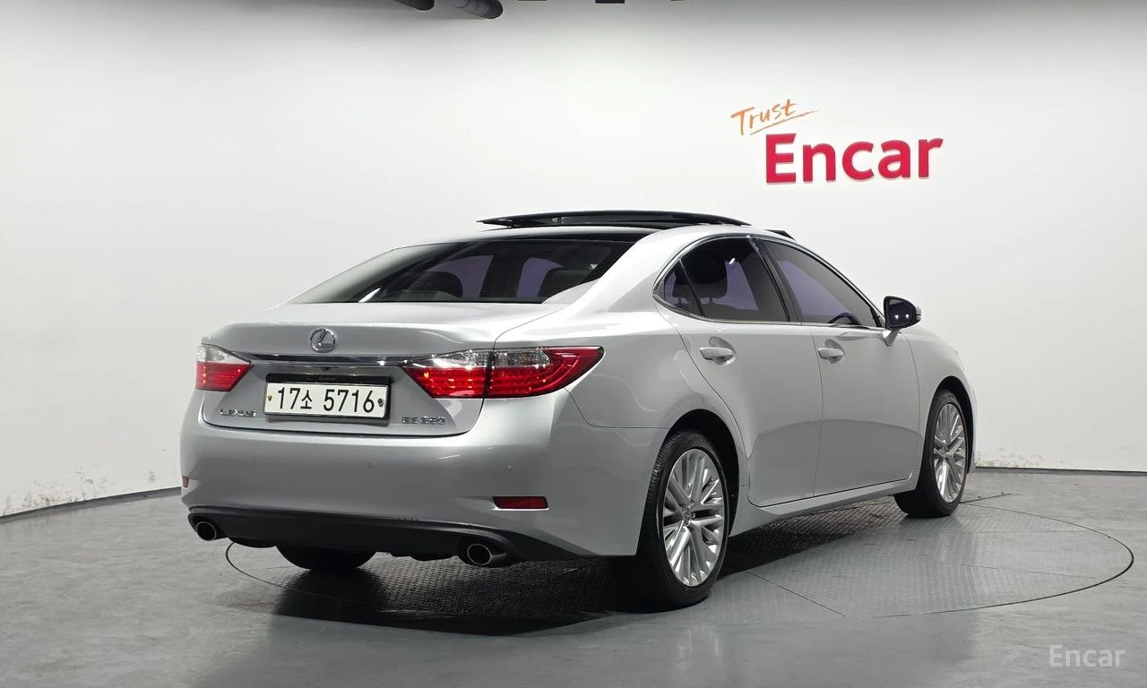 Lexus ES 350 EXECUTIVE* EX60* ПОДГРЕВ* ОБДУХВАНЕ* НАВИГАЦИЯ* , снимка 2 - Автомобили и джипове - 54760919