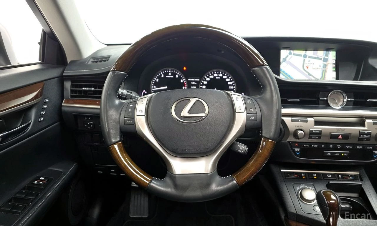 Lexus ES 350 EXECUTIVE* EX60* ПОДГРЕВ* ОБДУХВАНЕ* НАВИГАЦИЯ* , снимка 4 - Автомобили и джипове - 54760919