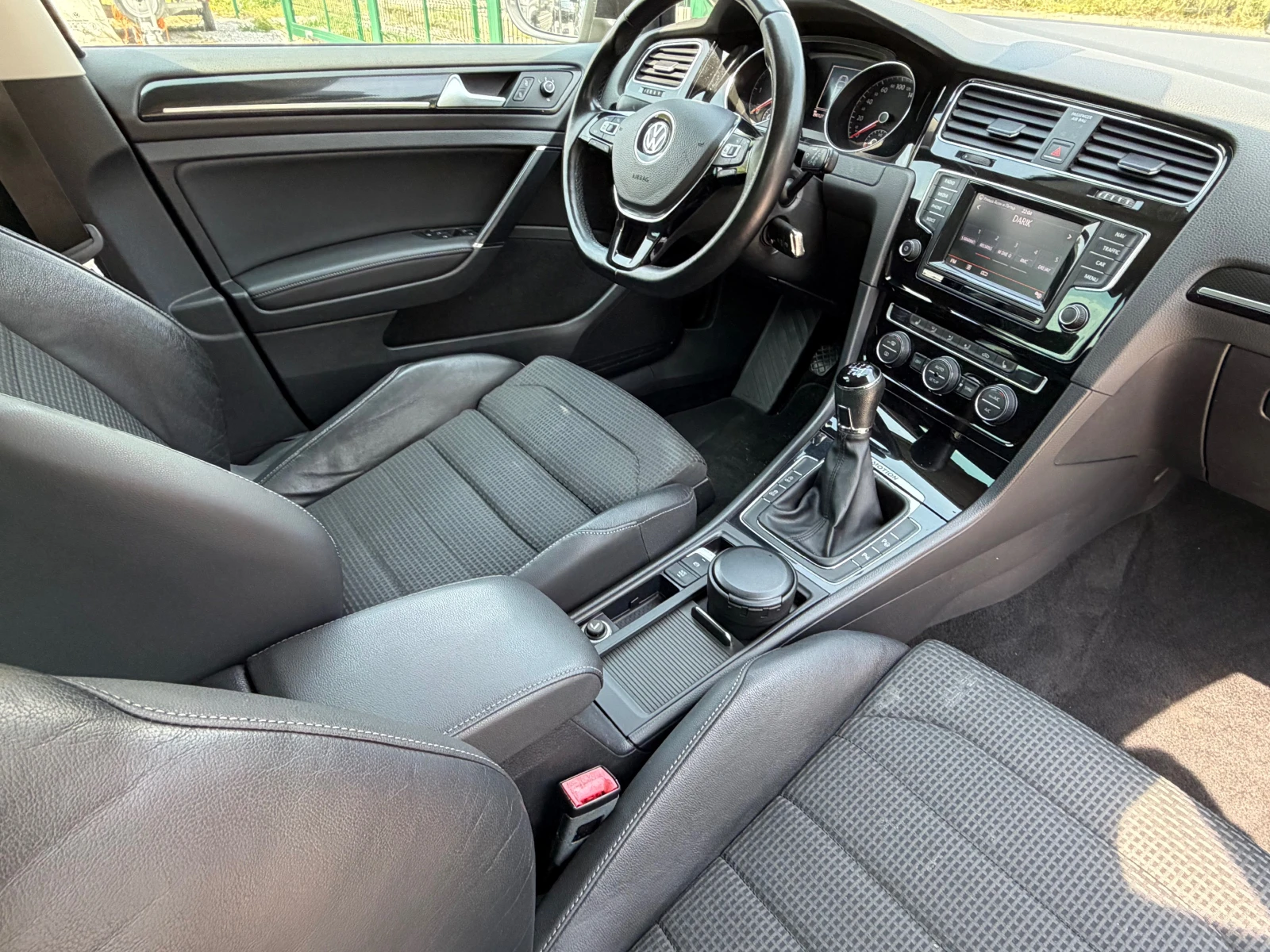 VW Golf 2.0TDI 150кс 4 MOTION, снимка 8 - Автомобили и джипове - 54807767