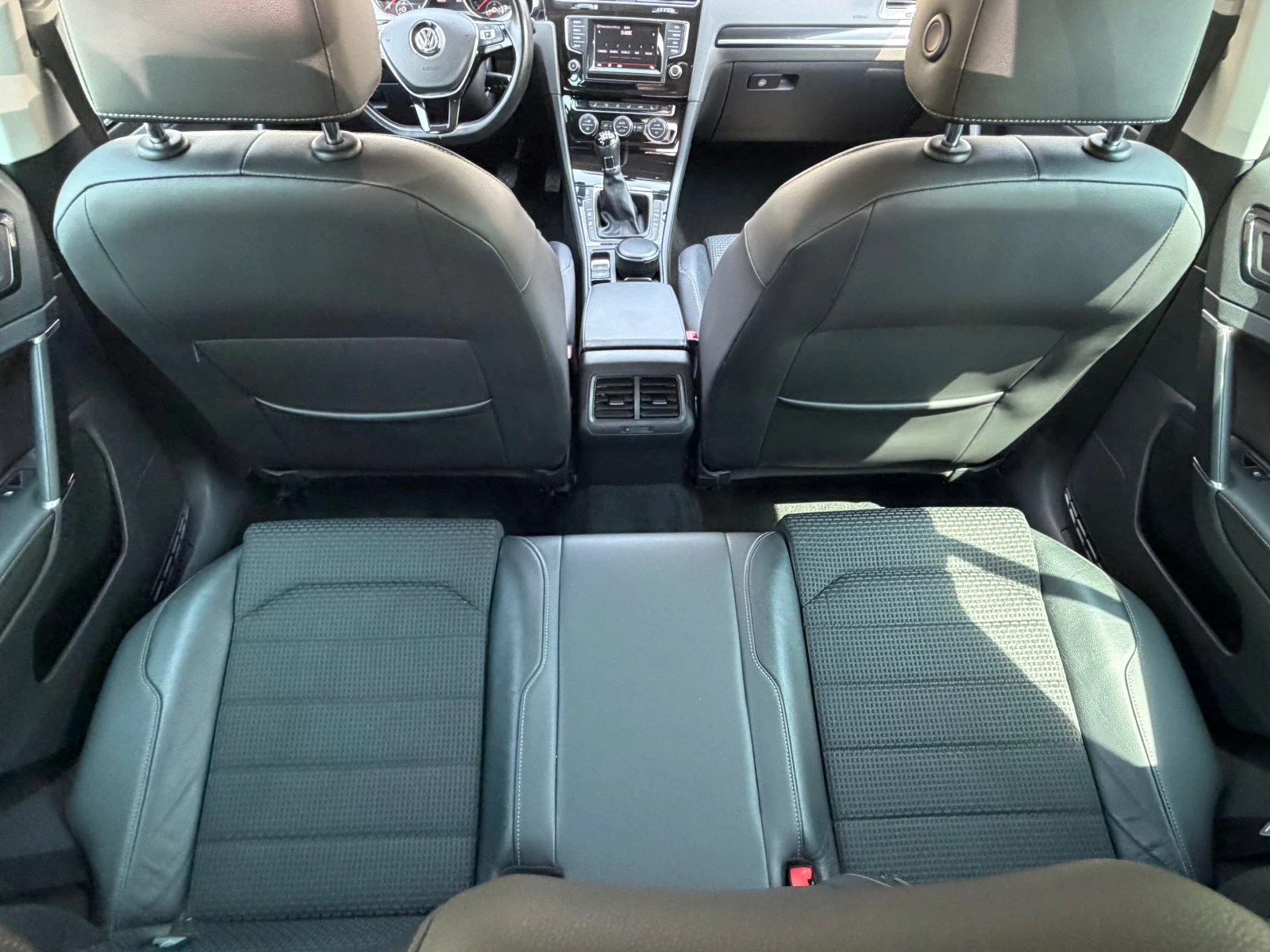VW Golf 2.0TDI 150кс 4 MOTION, снимка 12 - Автомобили и джипове - 54807767