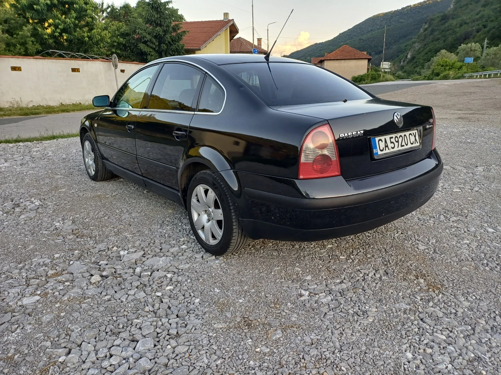 VW Passat 1.9 TDi, снимка 3 - Автомобили и джипове - 54843071