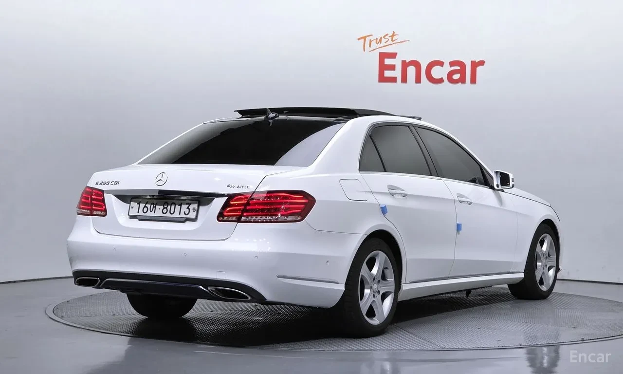 Mercedes-Benz E 250 CDI 4MATIC| 4MATIC| LED| LEATHER| NAVI| KAMERA, снимка 2 - Автомобили и джипове - 55184494