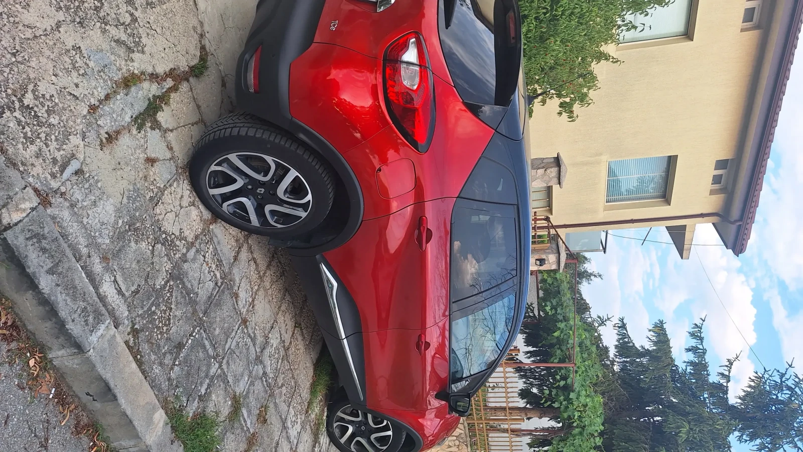 Renault Captur, снимка 9 - Автомобили и джипове - 55383023