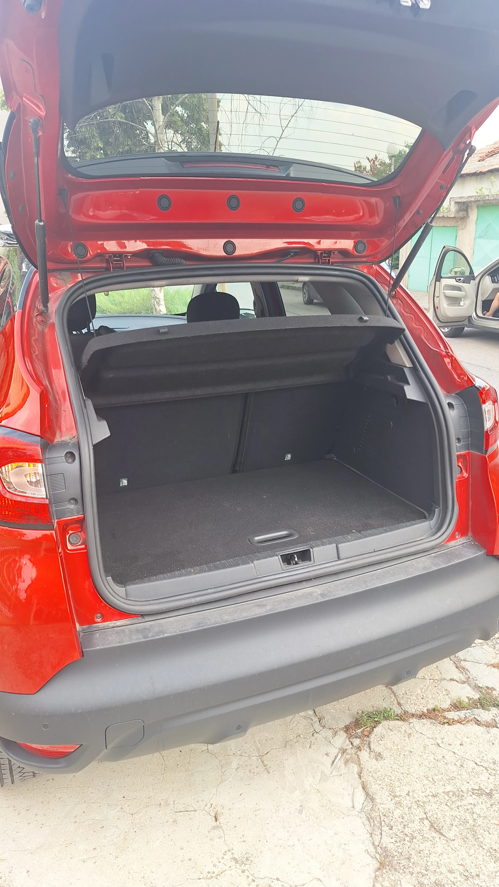 Renault Captur, снимка 11 - Автомобили и джипове - 55383023