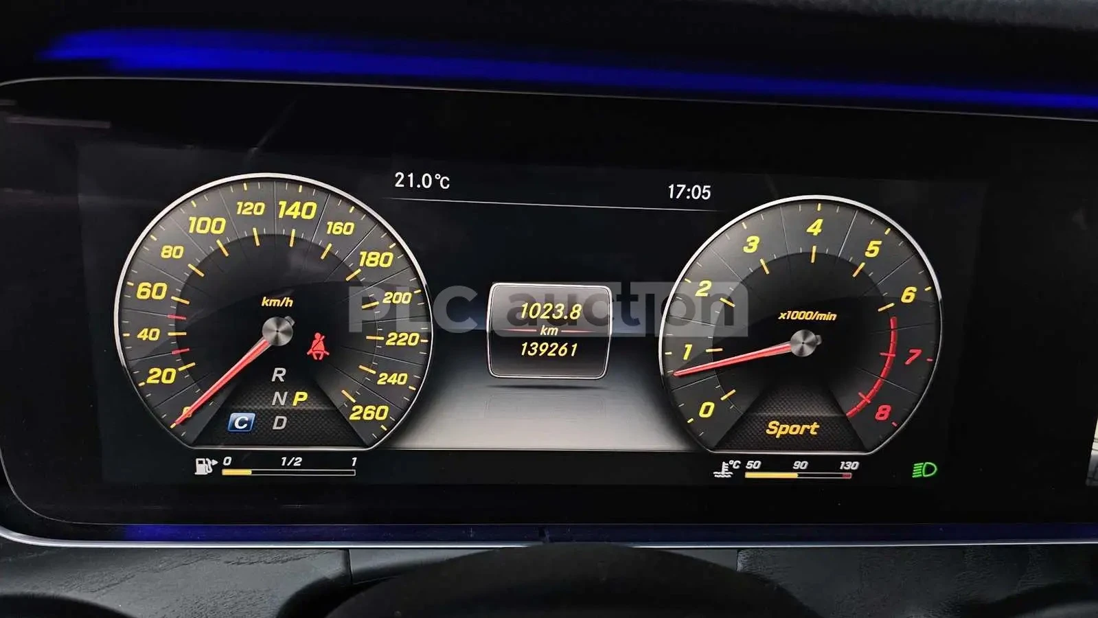 Mercedes-Benz E 300  HUD / 360 / DISTRONIC / ОБДУХВАНЕ / AMBIENT / BUR, снимка 7 - Автомобили и джипове - 55395937