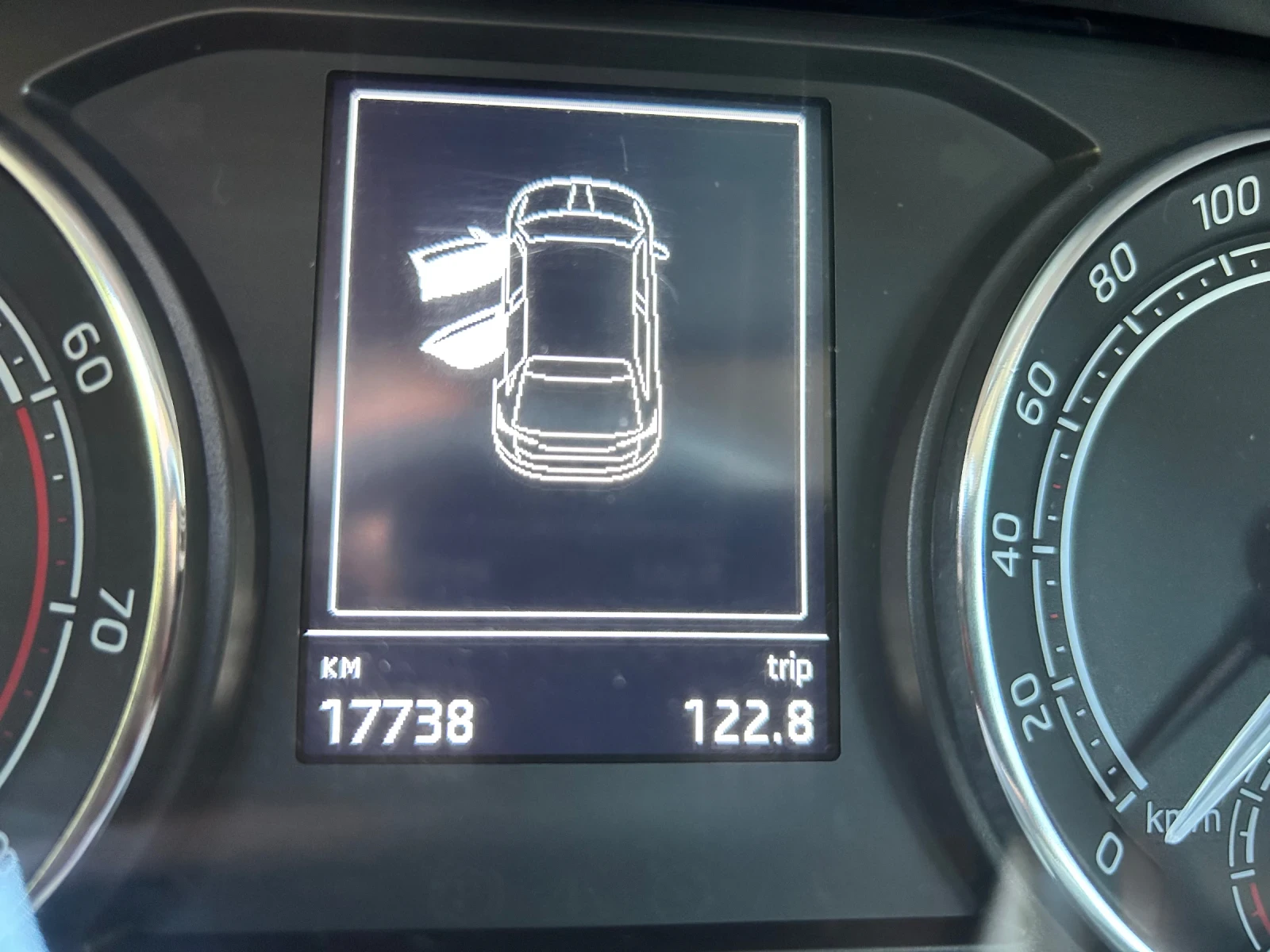 Skoda Fabia, снимка 12 - Автомобили и джипове - 55431113