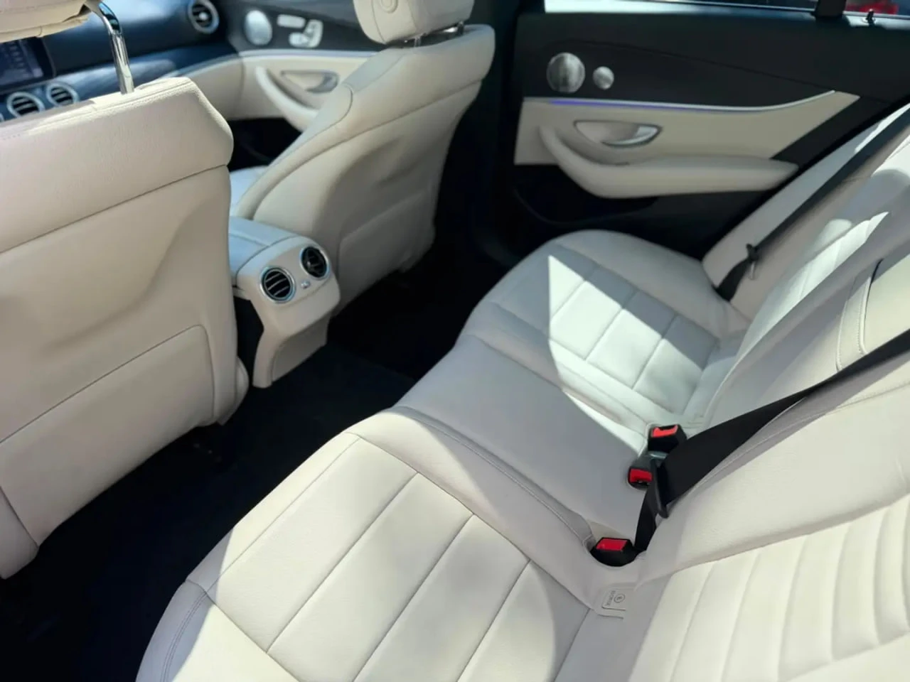 Mercedes-Benz E 400 * АВТО КРЕДИТ* ЦЕНА ДО БГ * Сервизна история * , снимка 12 - Автомобили и джипове - 55617861