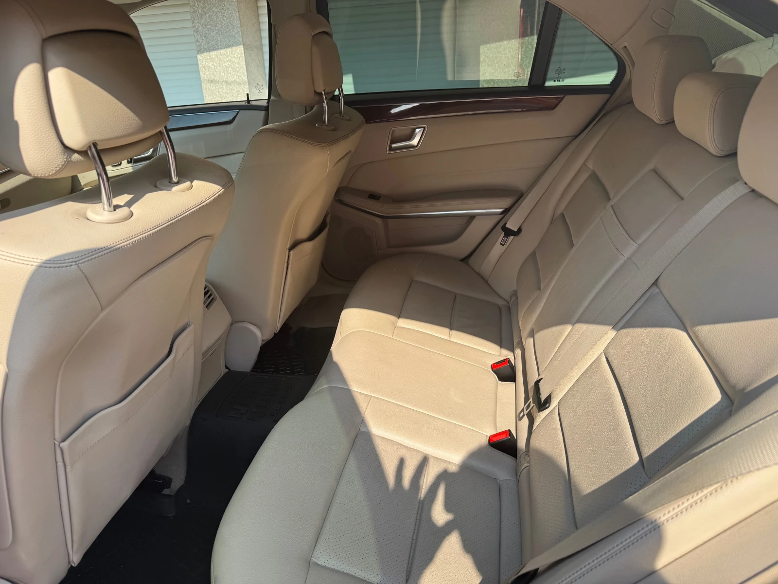 Mercedes-Benz E 350 4-Matic, снимка 8 - Автомобили и джипове - 55785754