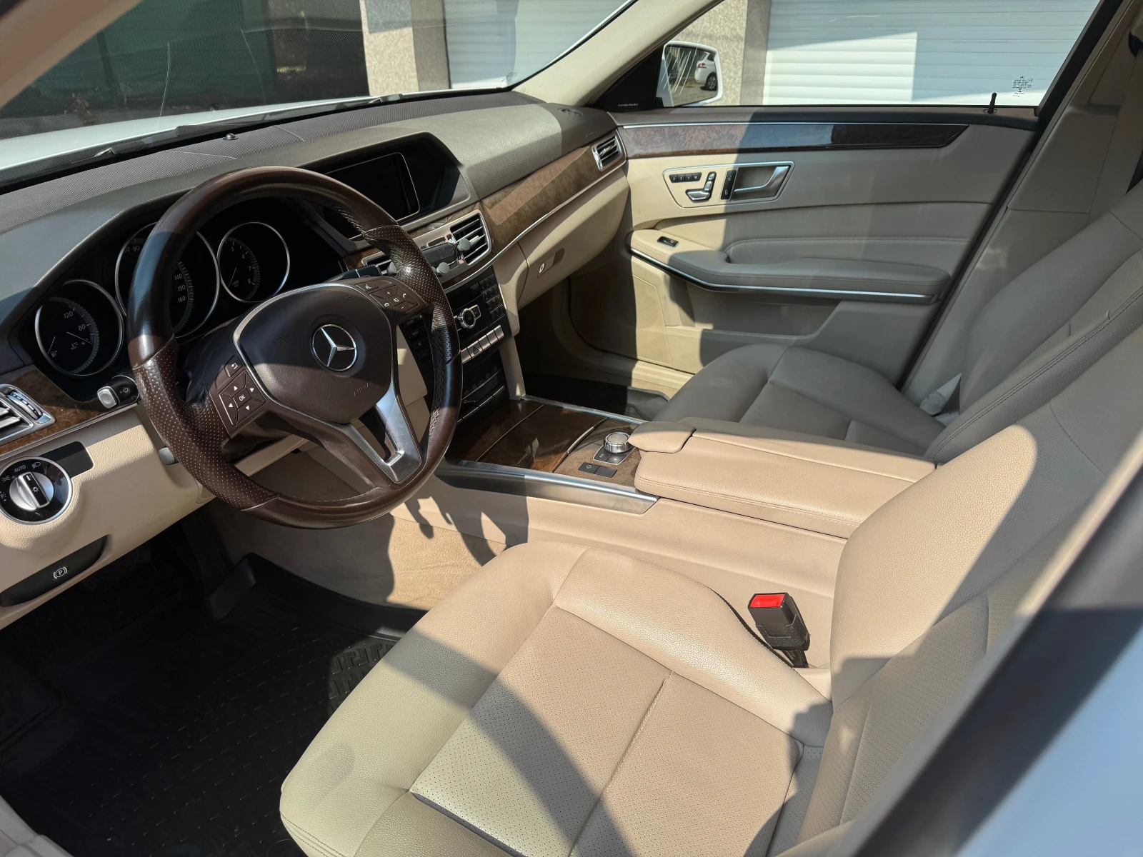 Mercedes-Benz E 350 4-Matic, снимка 7 - Автомобили и джипове - 55785754