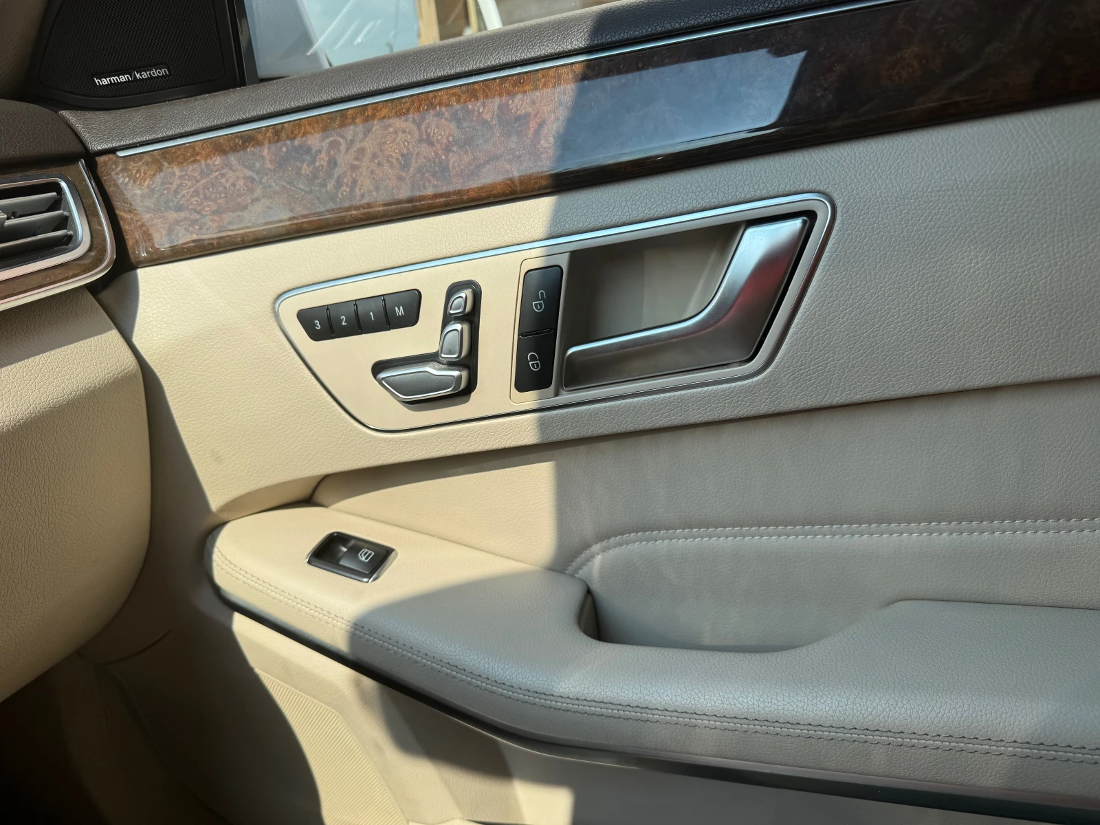 Mercedes-Benz E 350 4-Matic, снимка 5 - Автомобили и джипове - 55785754