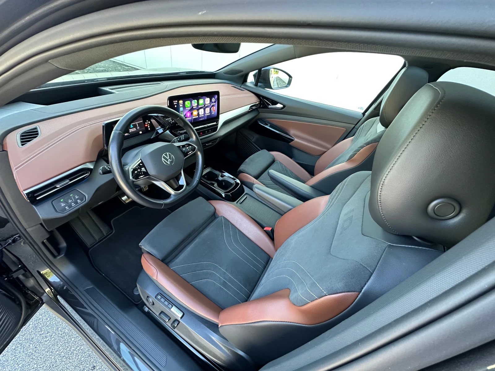 VW ID.4 Full/MATRIX/PANO/HeadUp/360/Keyless/Подгрев/МАСАЖ, снимка 8 - Автомобили и джипове - 55961393