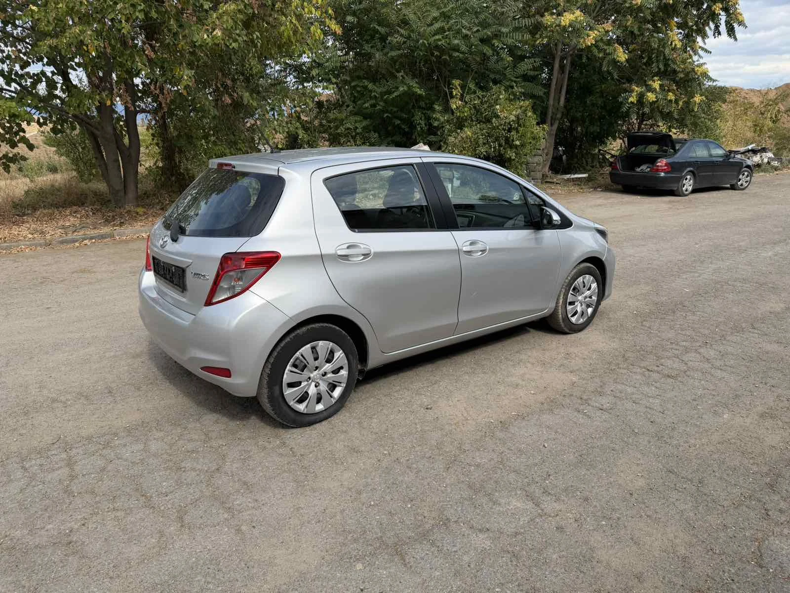 Toyota Yaris 1.3, снимка 3 - Автомобили и джипове - 56091384