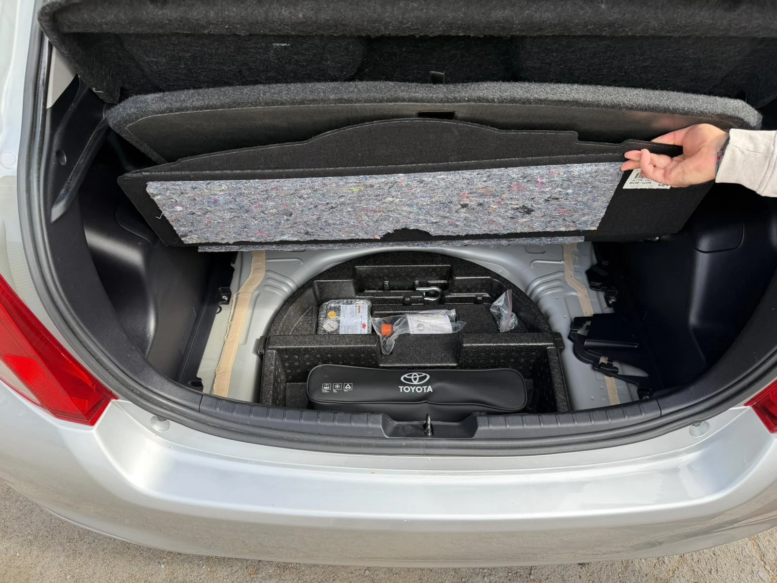 Toyota Yaris 1.3, снимка 6 - Автомобили и джипове - 56091384