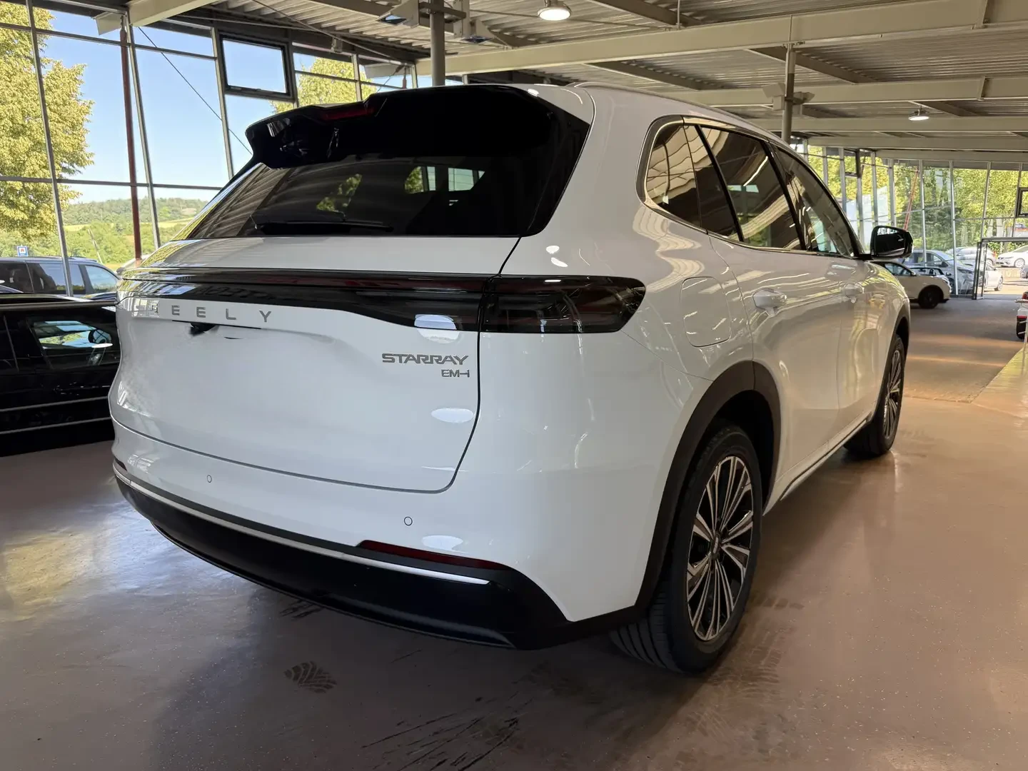 Geely Starray EM-i Plug in Hybrid 29.8 KWh MAX, снимка 5 - Автомобили и джипове - 56179790