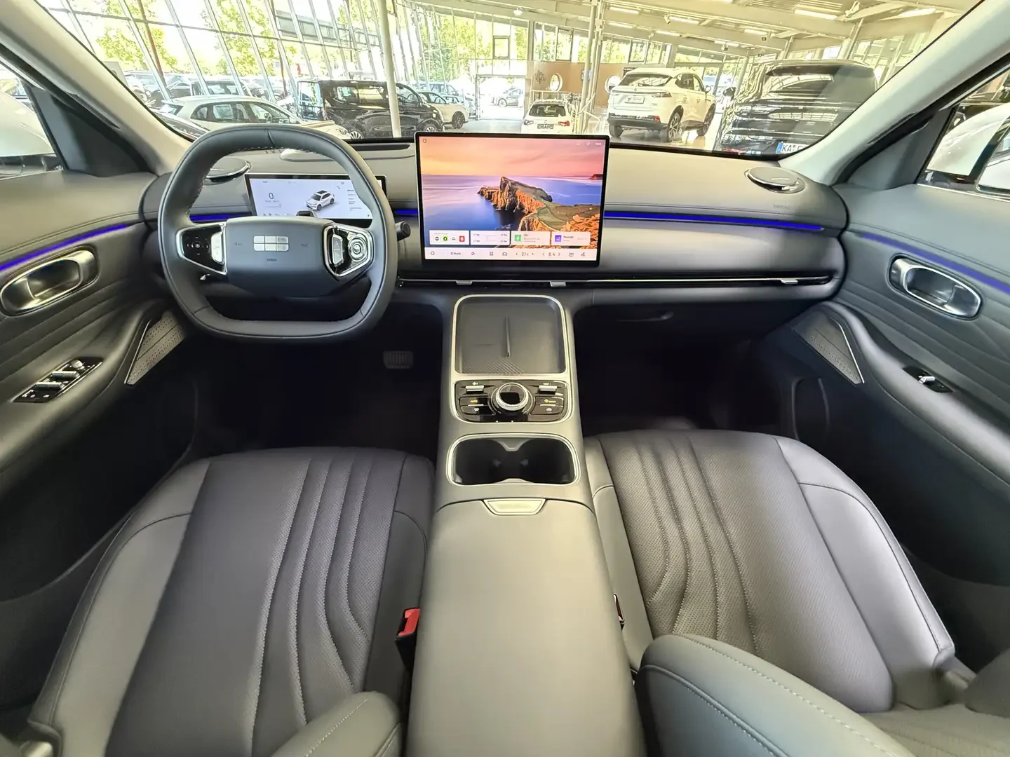 Geely Starray EM-i Plug in Hybrid 29.8 KWh MAX, снимка 6 - Автомобили и джипове - 56179790