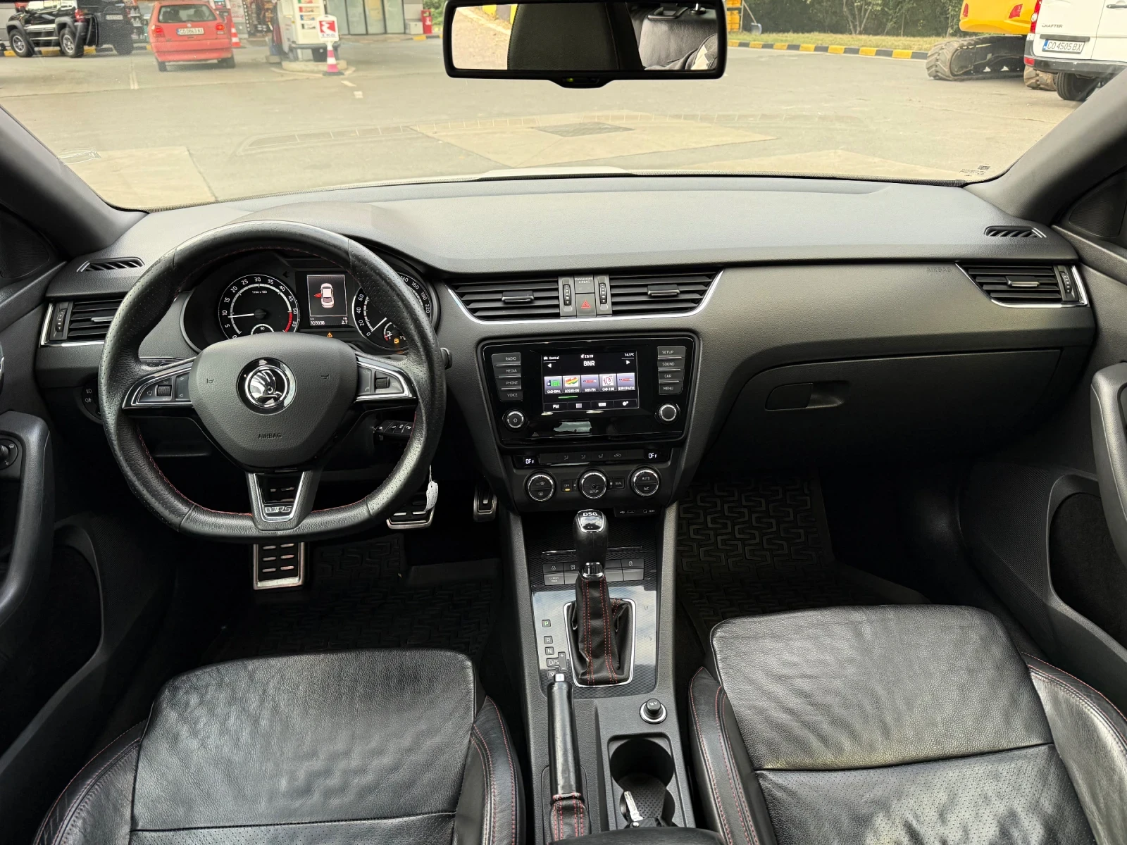 Skoda Octavia 2.0TDI VRS/Автоматик/Нави/Кожа, снимка 12 - Автомобили и джипове - 56204276