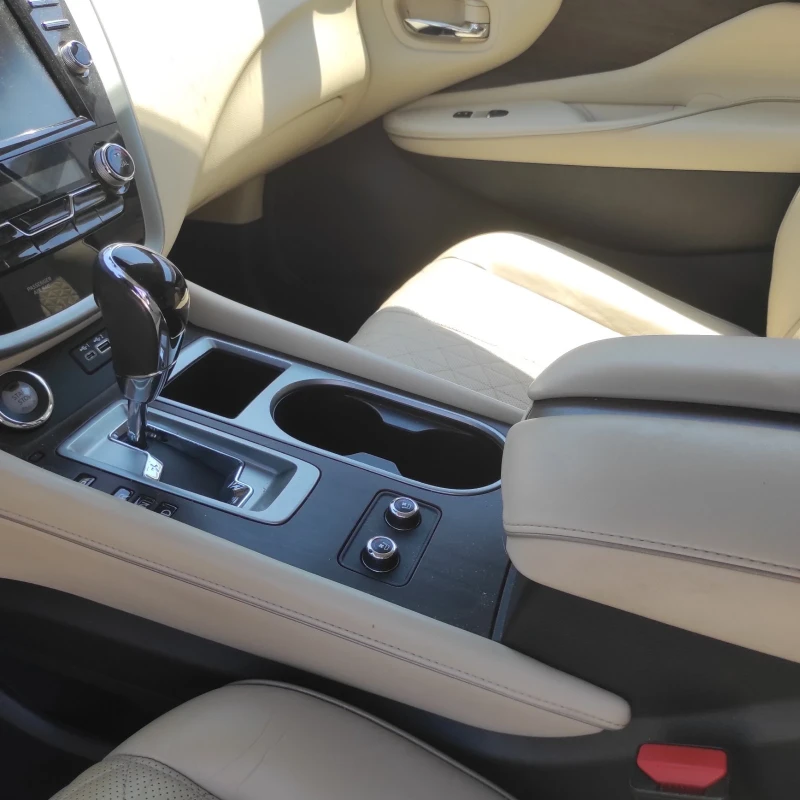 Nissan Murano 3.5, снимка 15 - Автомобили и джипове - 52226459