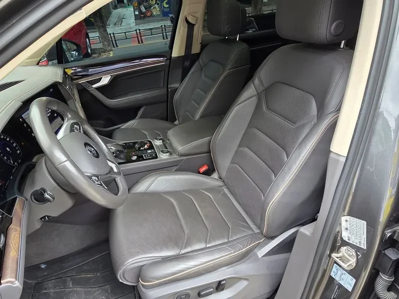 VW Touareg 3.0 TDI PRESTIGE, снимка 7 - Автомобили и джипове - 55001335