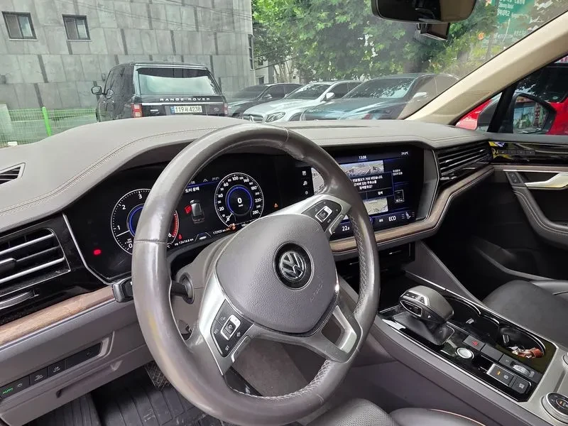 VW Touareg 3.0 TDI PRESTIGE, снимка 16 - Автомобили и джипове - 55001335