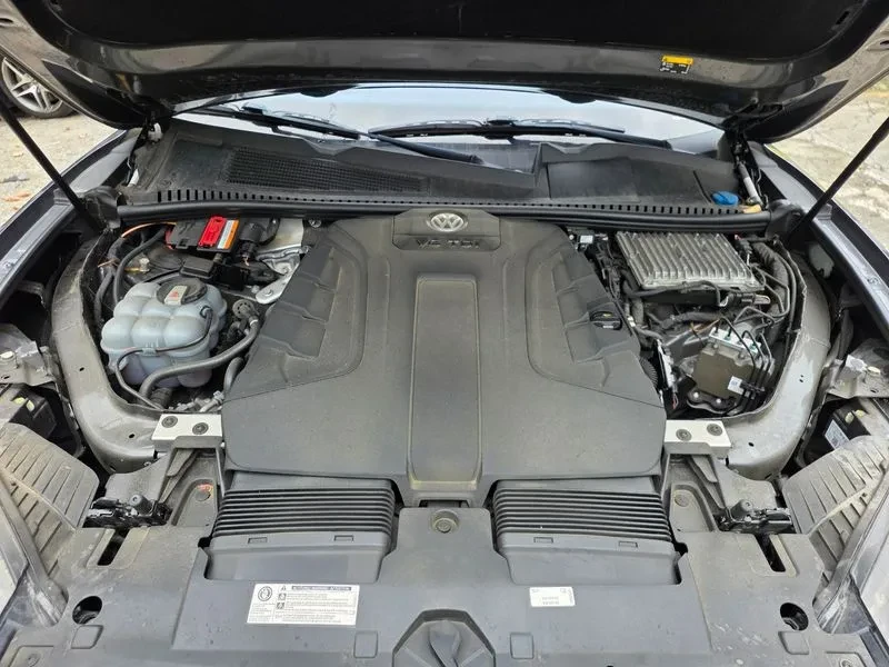 VW Touareg 3.0 TDI PRESTIGE, снимка 6 - Автомобили и джипове - 55001335