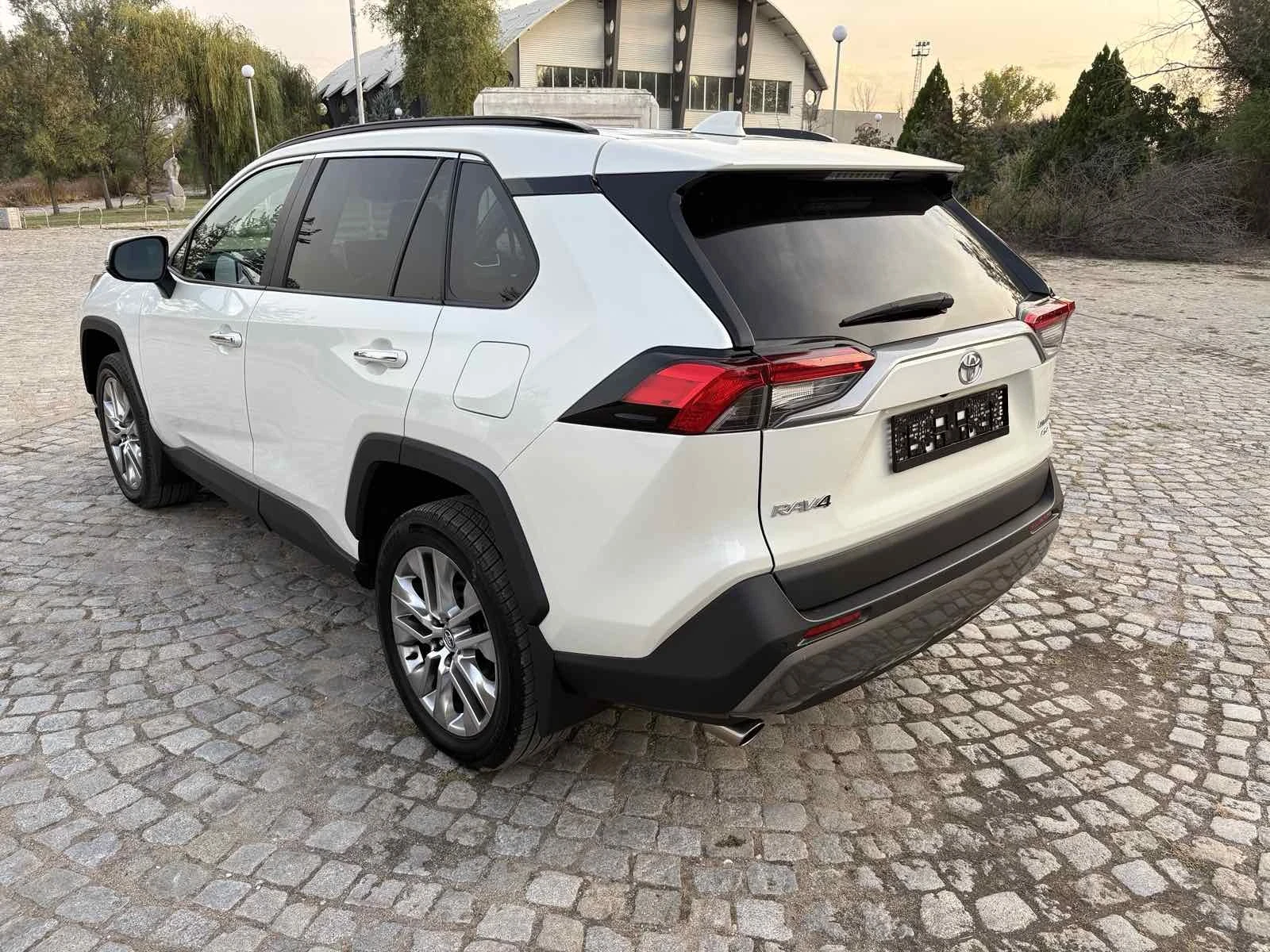 Toyota Rav4 2.5L 4x4 FULL LIMITED 78000km!!! - изображение 3