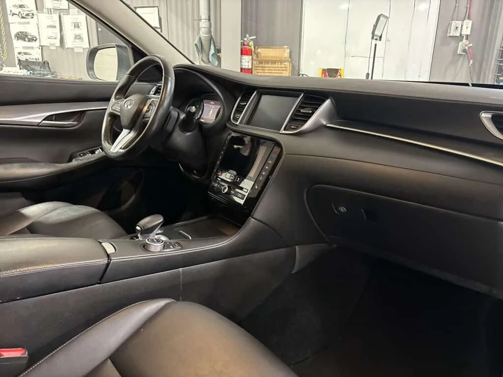 Infiniti QX50 KEYLESS| PANORAMA| ФИКС ЦЕНА ДО БГ , снимка 10 - Автомобили и джипове - 53797415