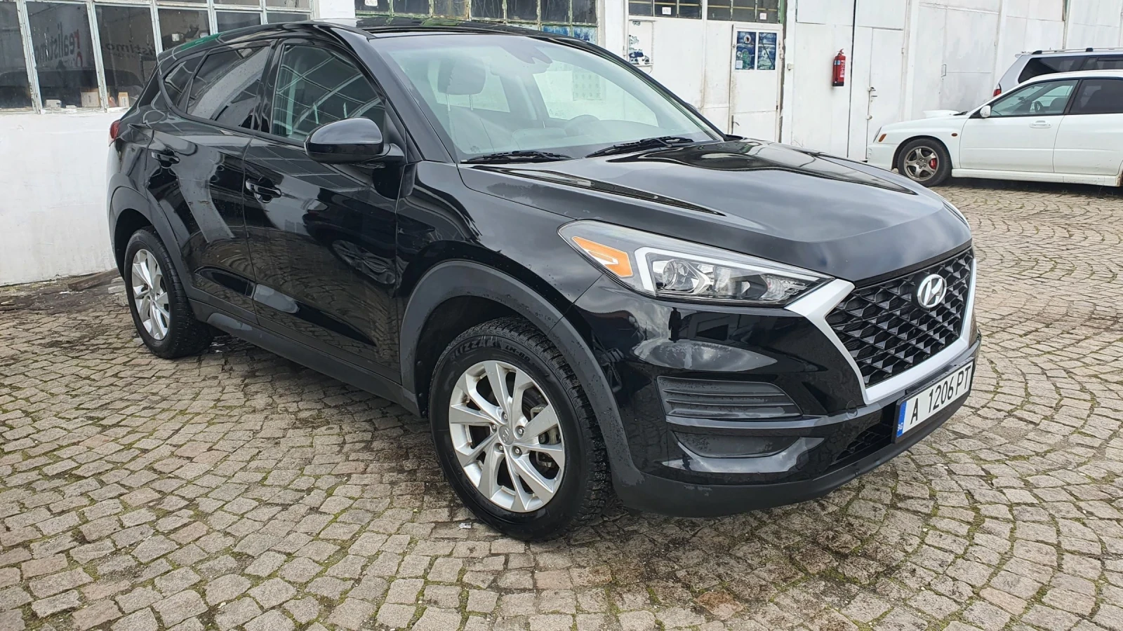 Hyundai Tucson SE, снимка 2 - Автомобили и джипове - 53844837