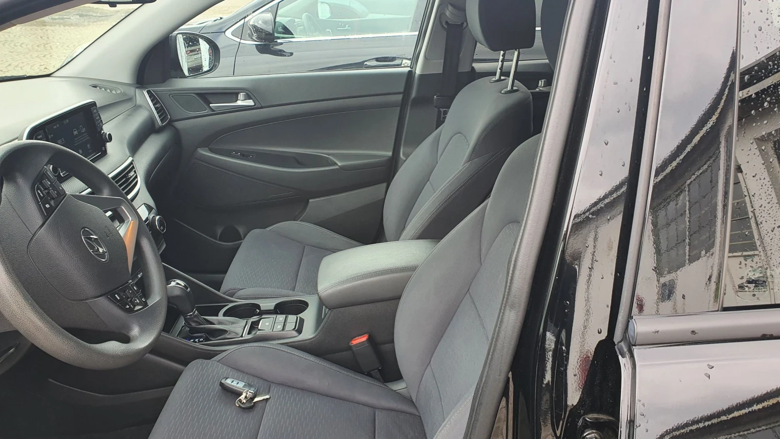 Hyundai Tucson SE, снимка 7 - Автомобили и джипове - 53844837