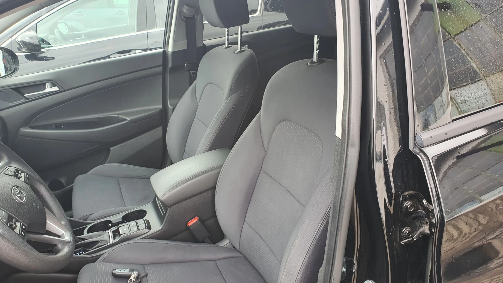 Hyundai Tucson SE, снимка 11 - Автомобили и джипове - 53844837