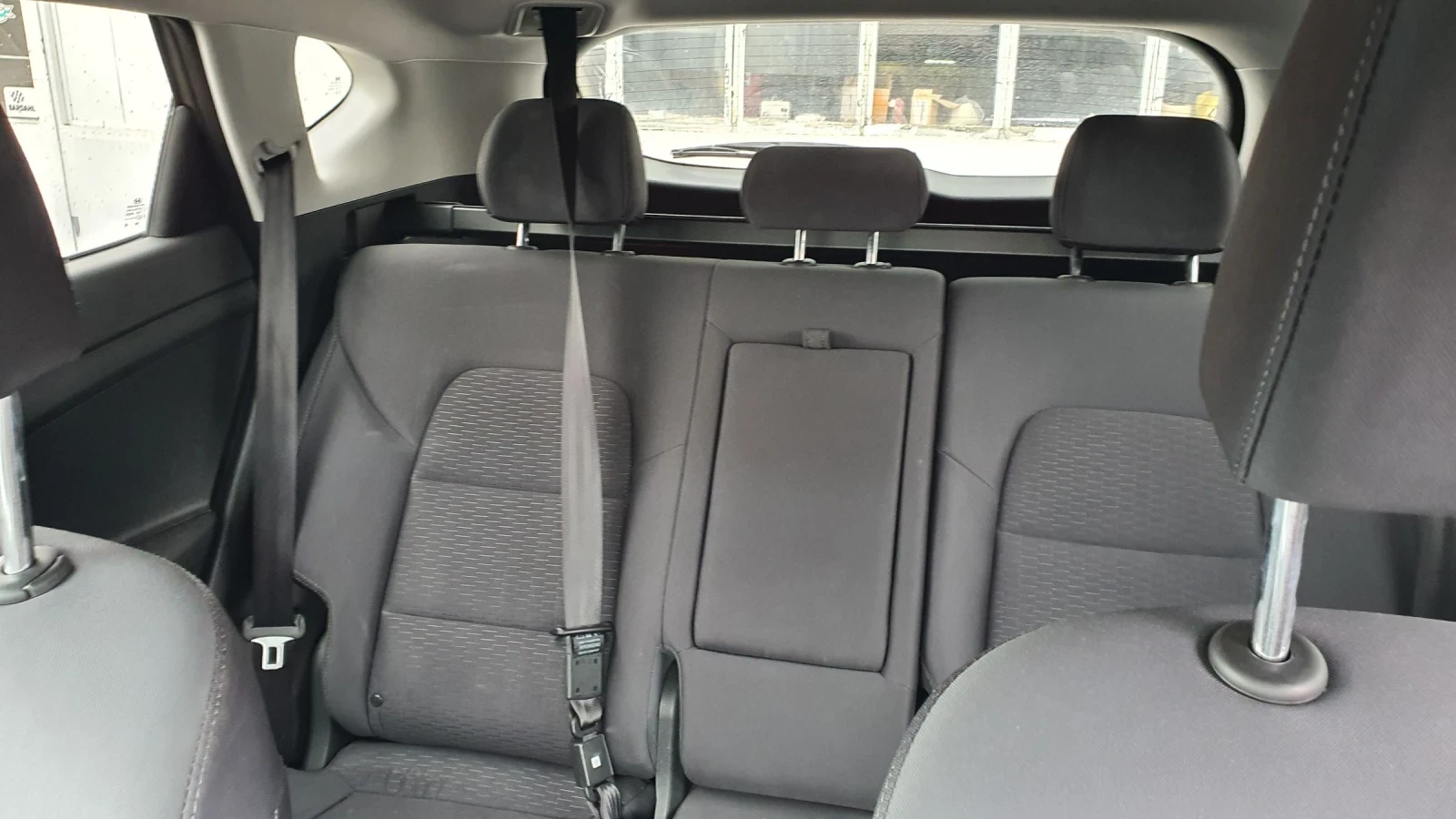 Hyundai Tucson SE, снимка 12 - Автомобили и джипове - 53844837