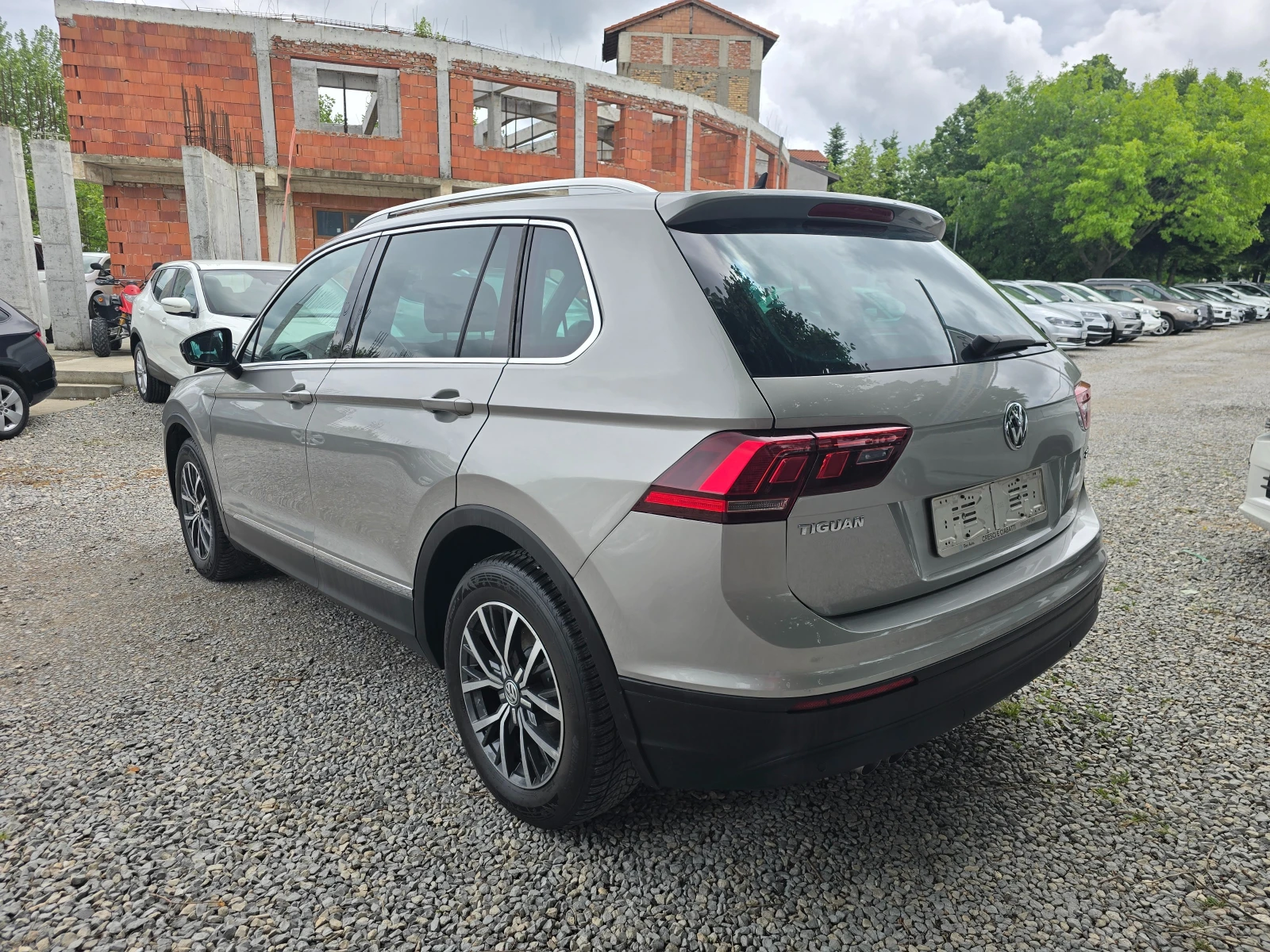 VW Tiguan 2.0TDI-150kc/6ck/NAVI/DISTRONIK, снимка 7 - Автомобили и джипове - 54284850