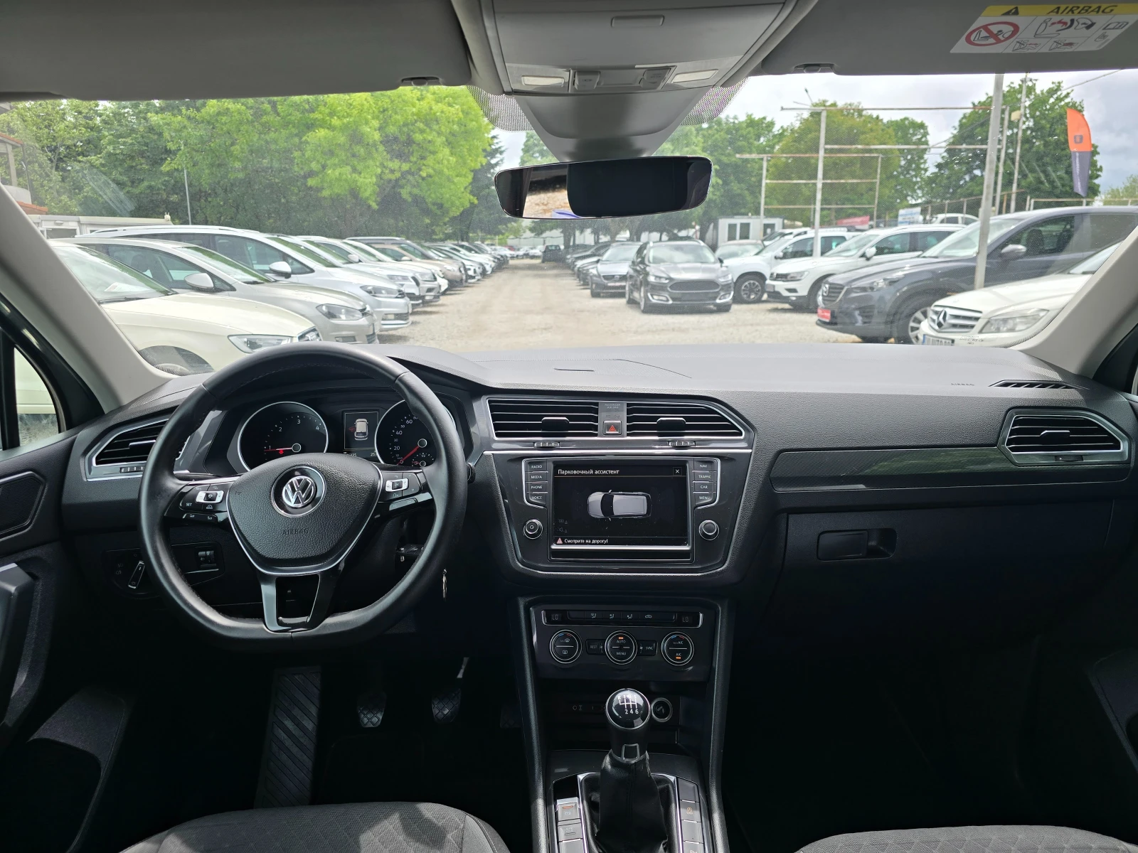 VW Tiguan 2.0TDI-150kc/6ck/NAVI/DISTRONIK, снимка 9 - Автомобили и джипове - 54284850