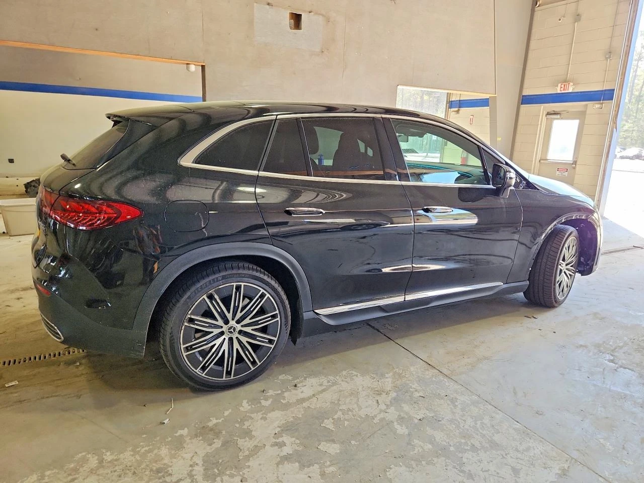 Mercedes-Benz EQE Suv 350 4Matic, снимка 3 - Автомобили и джипове - 54575515