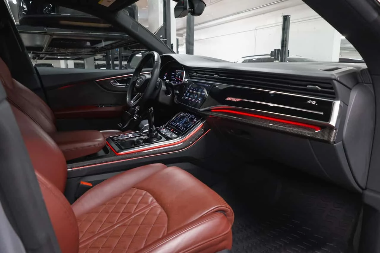 Audi SQ8 4.0 TFSI quattro | CARFAX | АВТОКРЕДИТ БЕЗ ПЪРВОНА, снимка 14 - Автомобили и джипове - 55335704