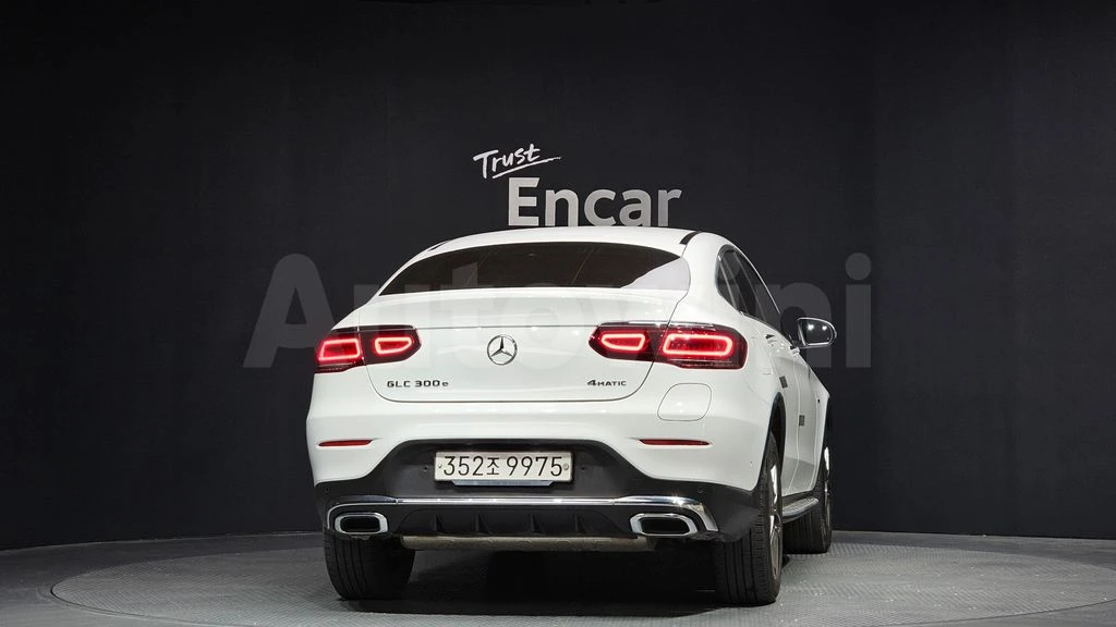 Mercedes-Benz GLC 300 e AMG Coupe Plug in Hybrid, снимка 9 - Автомобили и джипове - 55689584