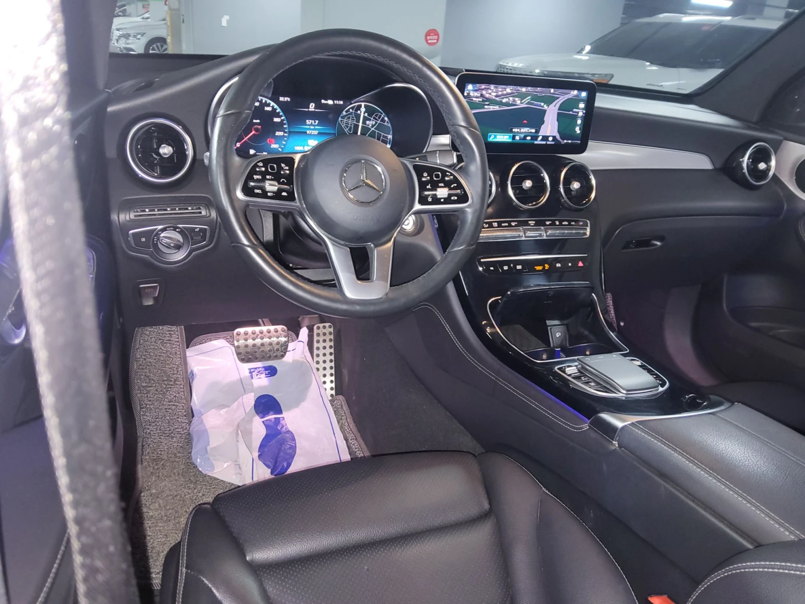 Mercedes-Benz GLC 300 e AMG Coupe Plug in Hybrid, снимка 6 - Автомобили и джипове - 55689584