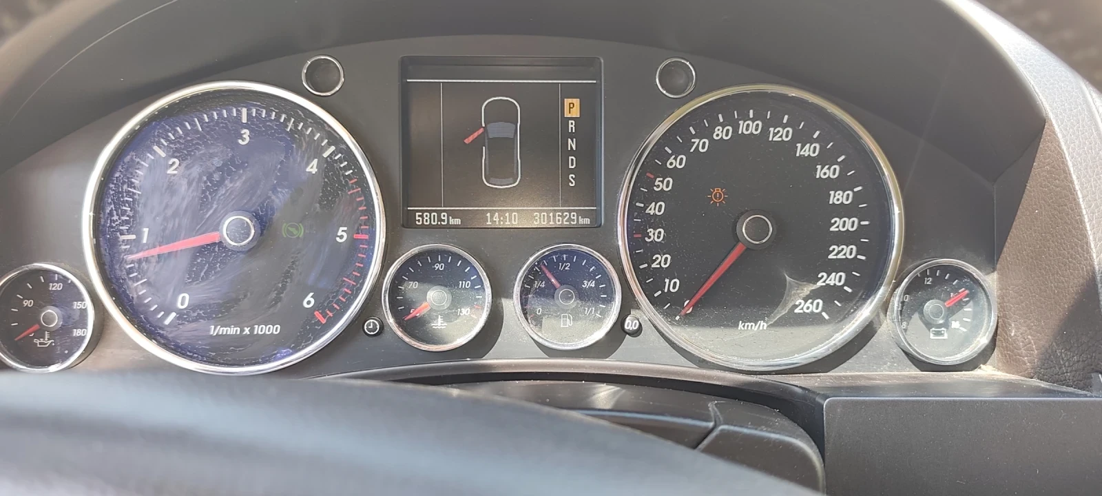 VW Touareg, снимка 3 - Автомобили и джипове - 55855279