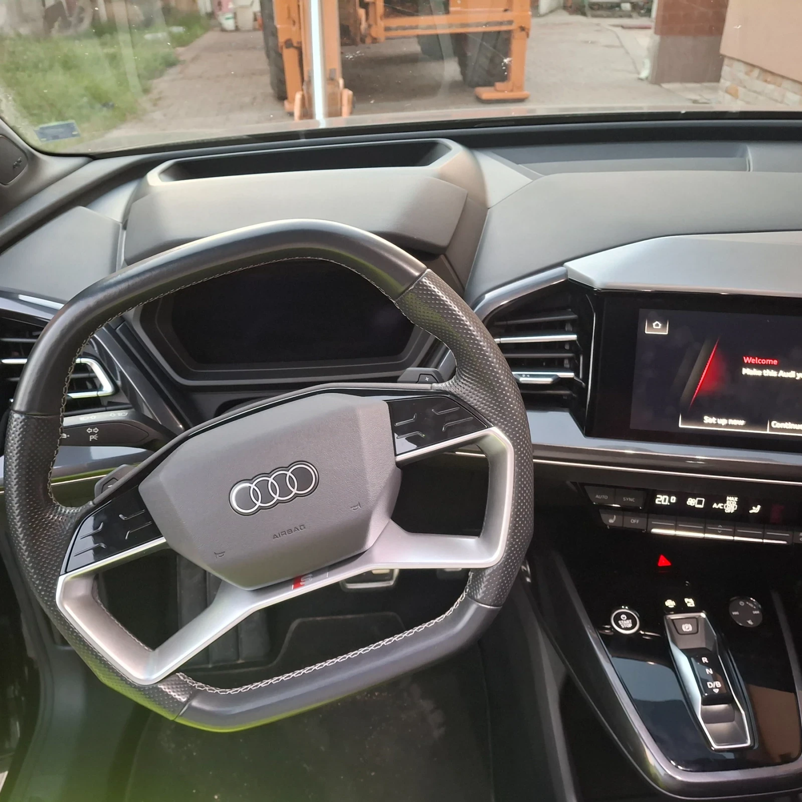 Audi Q4 40 etron, Launch edition S competition 77kw, снимка 6 - Автомобили и джипове - 56106482