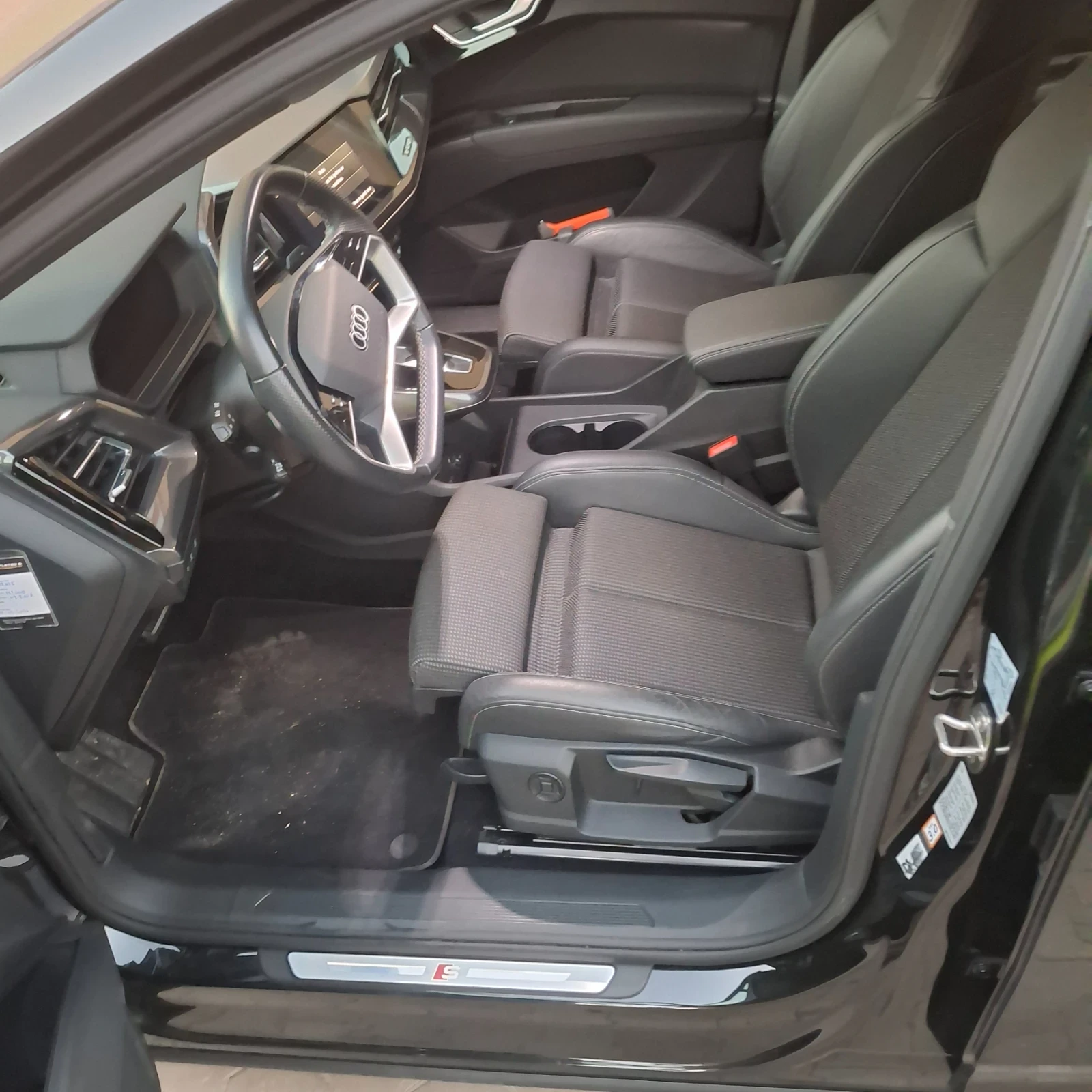 Audi Q4 40 etron, Launch edition S competition 77kw, снимка 7 - Автомобили и джипове - 56106482