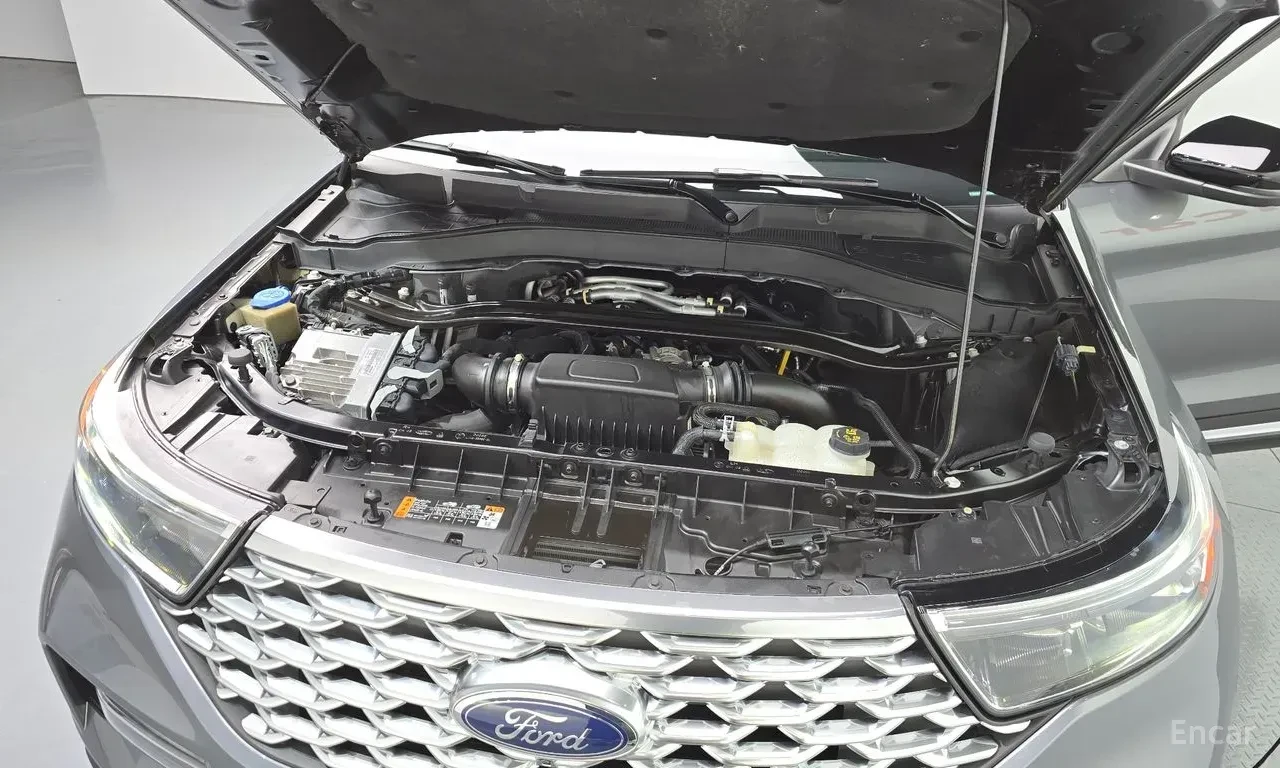 Ford Explorer 3.0* PLATINUM* ОБДУХВАНЕ* ДИСТРОНИК* 360КАМЕРА* , снимка 17 - Автомобили и джипове - 56365596
