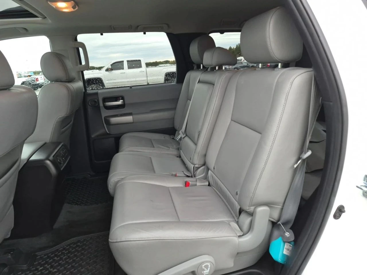 Toyota Sequoia, снимка 10 - Автомобили и джипове - 56712070