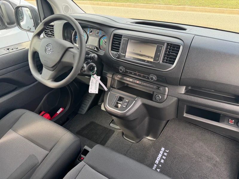 Opel Vivaro Kombi-eM-75kwh/9местен, снимка 13 - Бусове и автобуси - 49759157