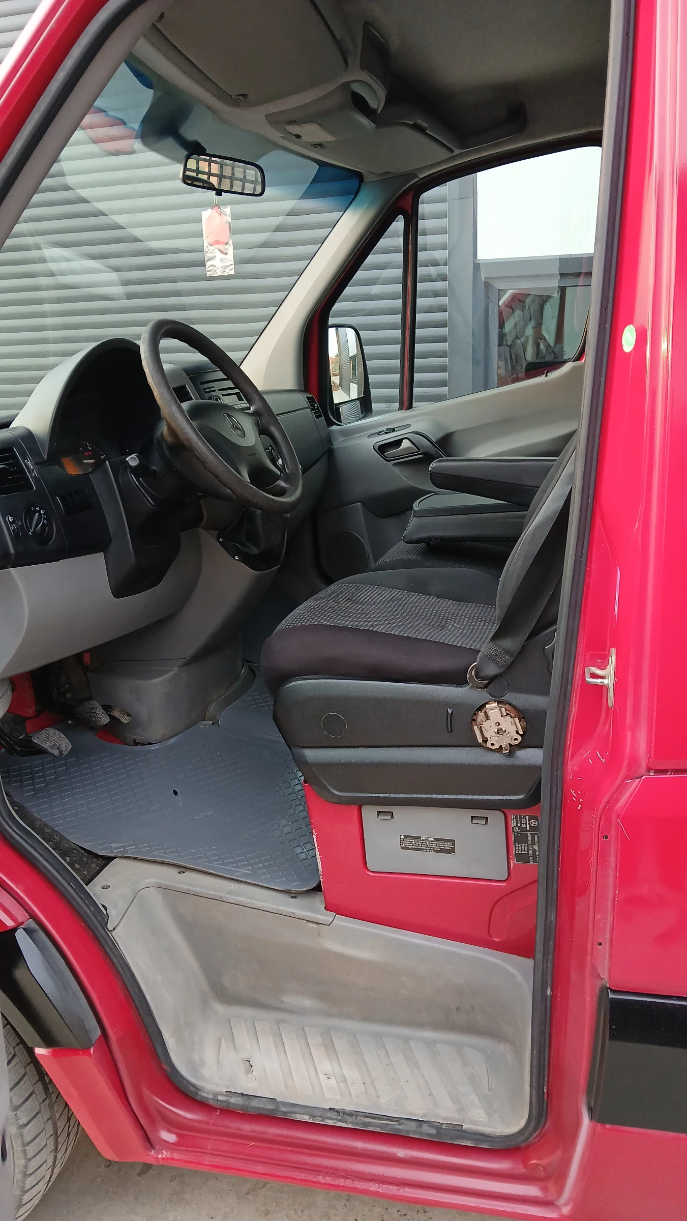 Mercedes-Benz 316 2.2 - изображение 10